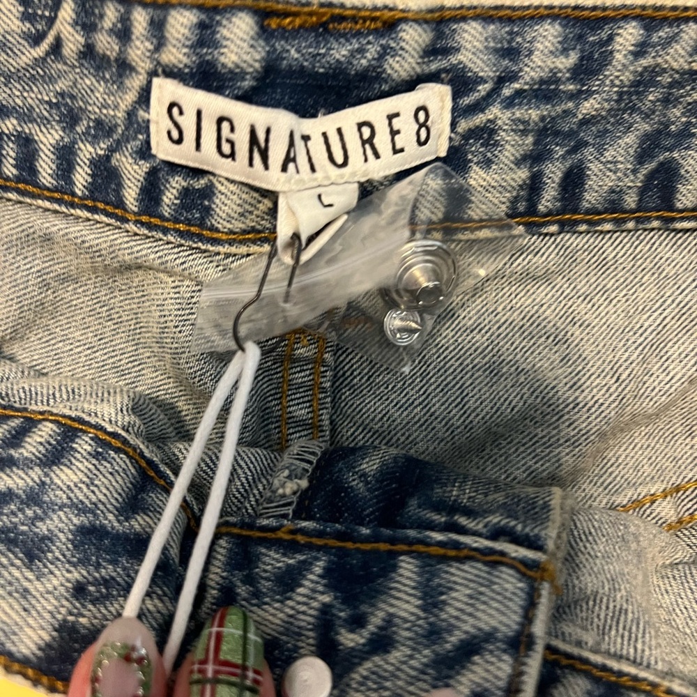 NWT Women’s size L barrel jean Signature8 - Picture 4 of 6